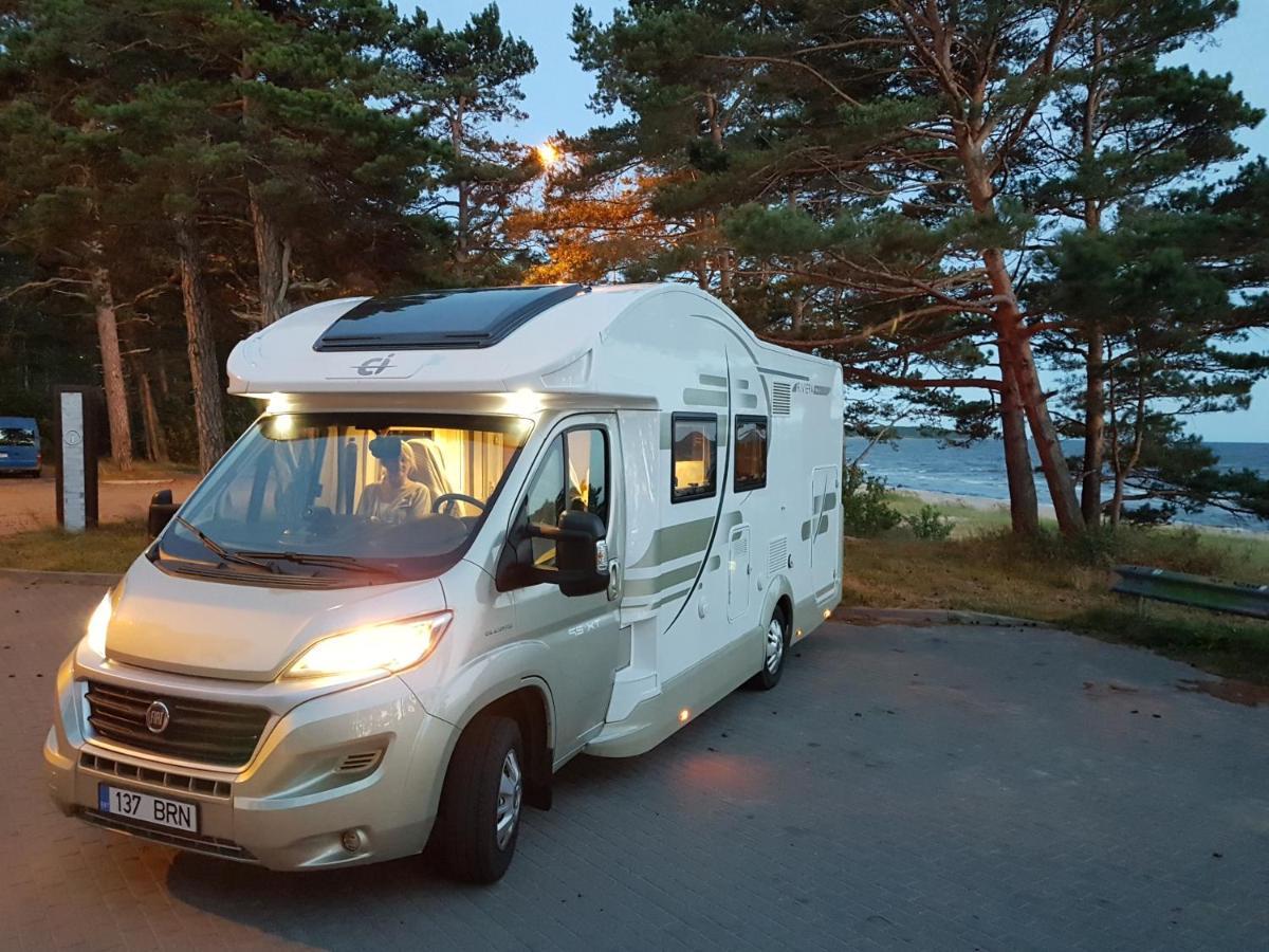 Готель Soomaa Water Camp Joesuu  Екстер'єр фото
