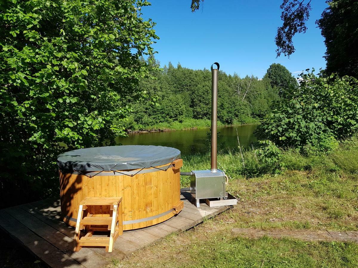 Готель Soomaa Water Camp Joesuu  Екстер'єр фото